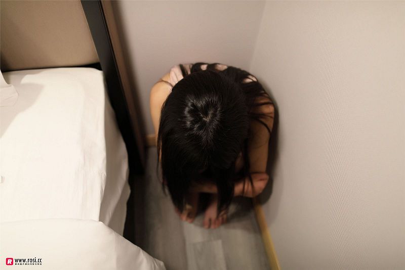 图片[4]-[ROSI美女图]2018.04.01 NO.2307-芒果图库