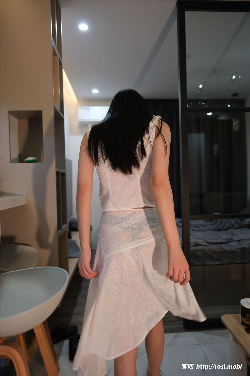 [ROSI美女图]2025.03.21 NO.4855-芒果图库