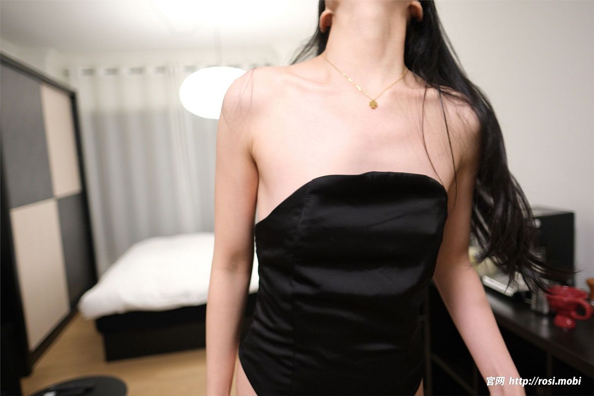 图片[2]-[ROSI美女图]2025.04.01 NO.4866-芒果图库