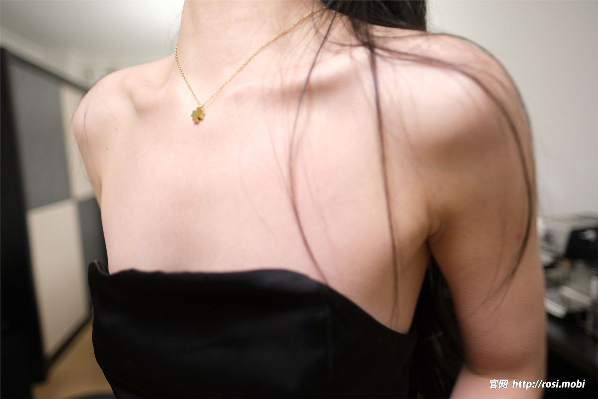 图片[3]-[ROSI美女图]2025.04.01 NO.4866-芒果图库