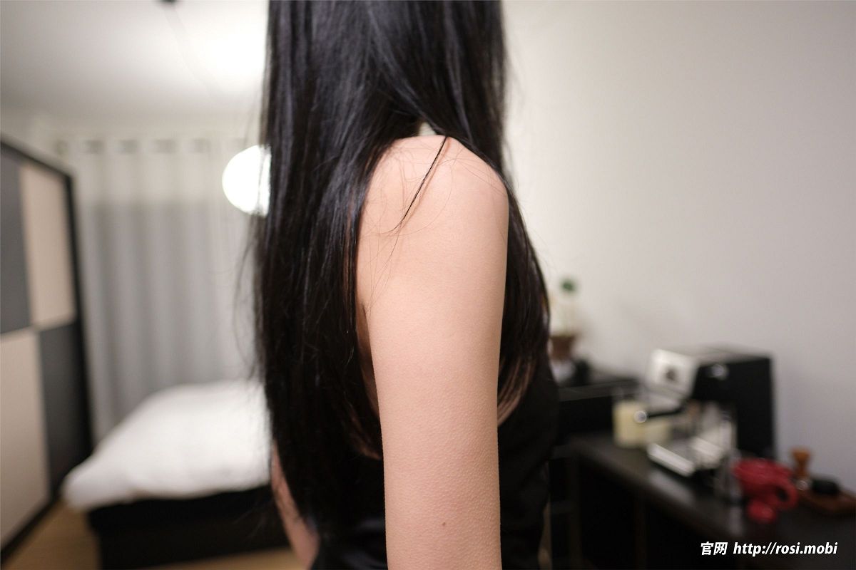 [ROSI美女图]2025.04.01 NO.4866-芒果图库