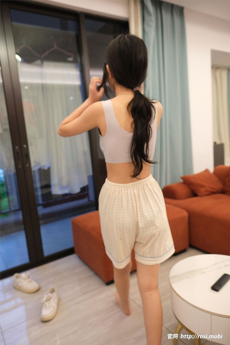 图片[2]-[ROSI美女图]2025.04.08 NO.4873-芒果图库