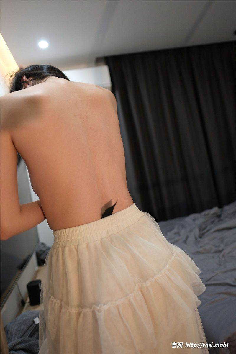 图片[8]-[ROSI美女图]2025.05.21 NO.4916-芒果图库