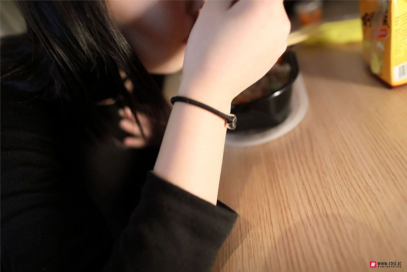 图片[4]-[ROSI美女图]2018.08.18 NO.2446-芒果图库