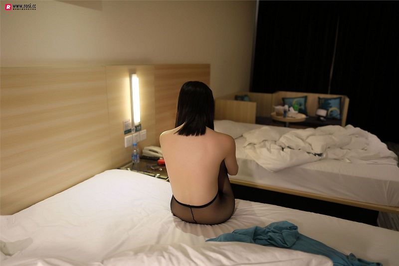 图片[2]-[ROSI美女图]2018.11.01 NO.2521-芒果图库