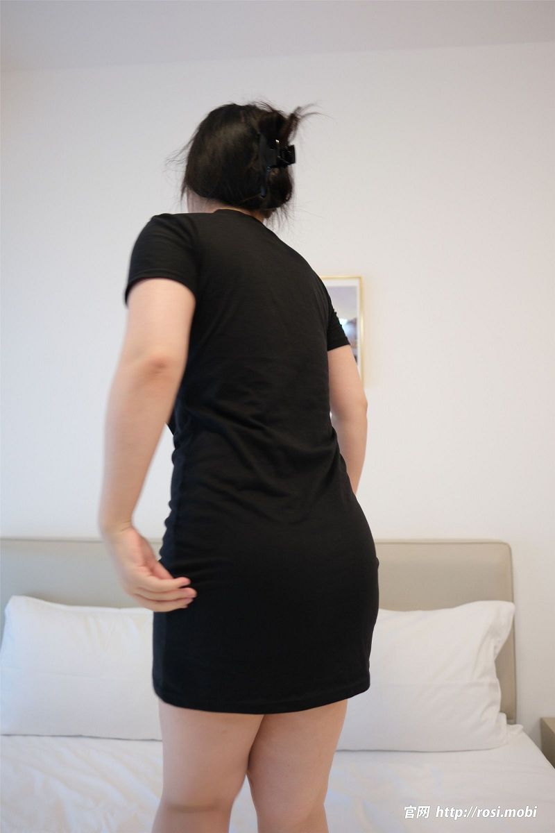 [ROSI美女图]2025.06.14 NO.4940-芒果图库