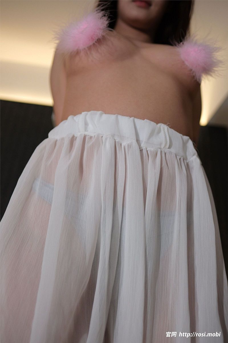 [ROSI美女图]2025.07.09 NO.4965-芒果图库