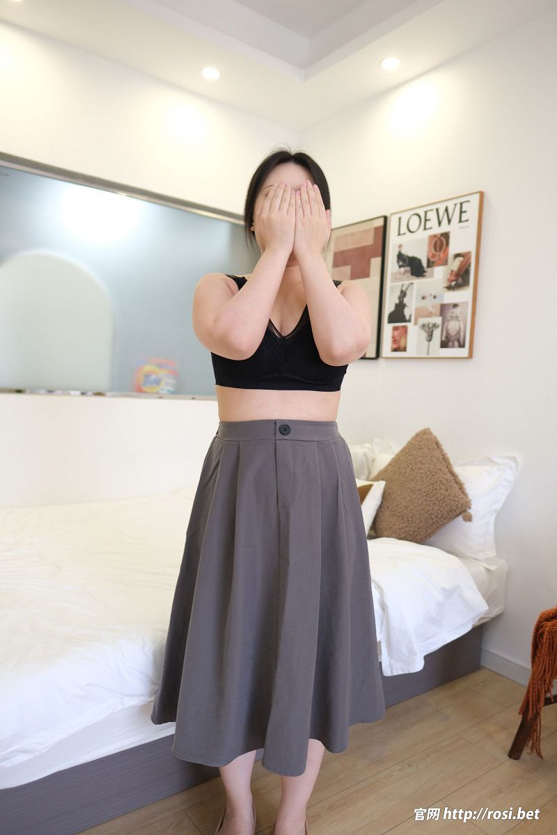 [ROSI美女图]2025.08.04 NO.4991-芒果图库