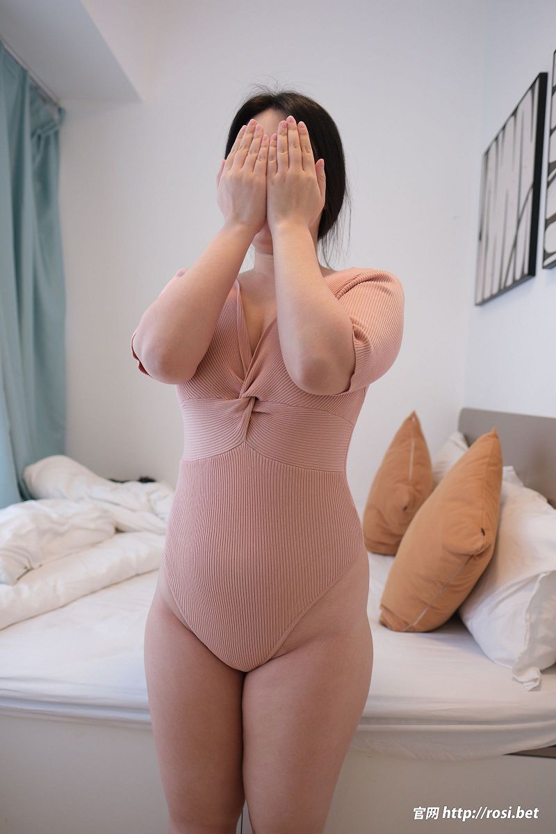 [ROSI美女图]2025.09.24 NO.5042-芒果图库