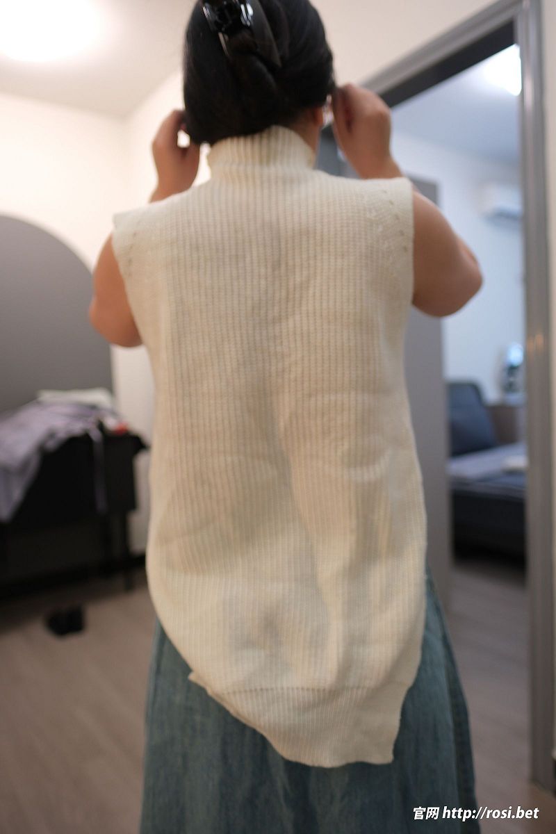 [ROSI美女图]2025.10.13 NO.5061-芒果图库