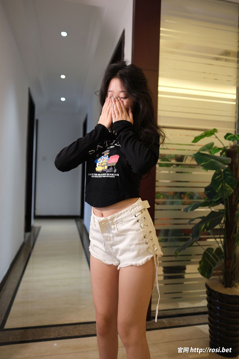 [ROSI美女图]2025.10.30 NO.5078-芒果图库