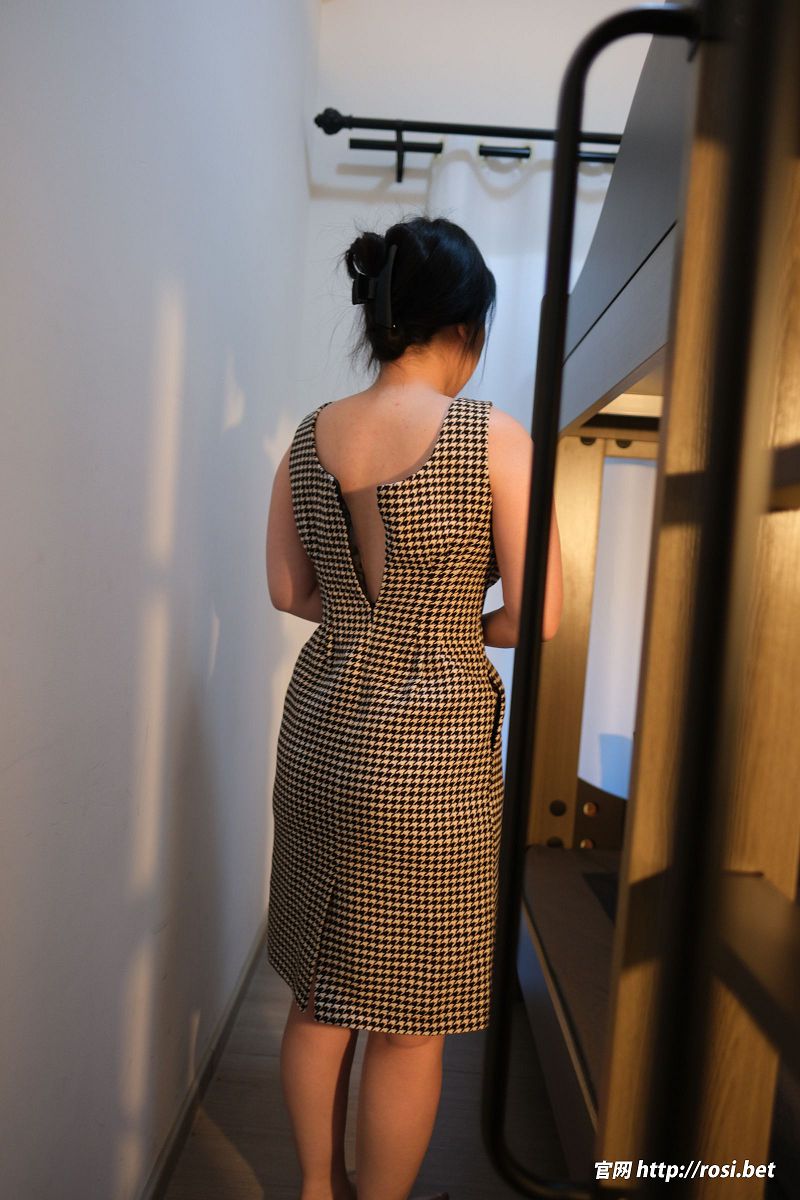 图片[2]-[ROSI美女图]2025.11.04 NO.5083-芒果图库