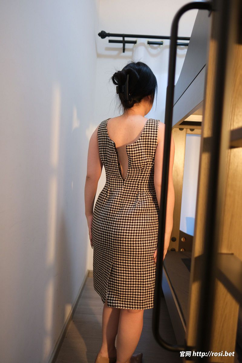 图片[3]-[ROSI美女图]2025.11.04 NO.5083-芒果图库