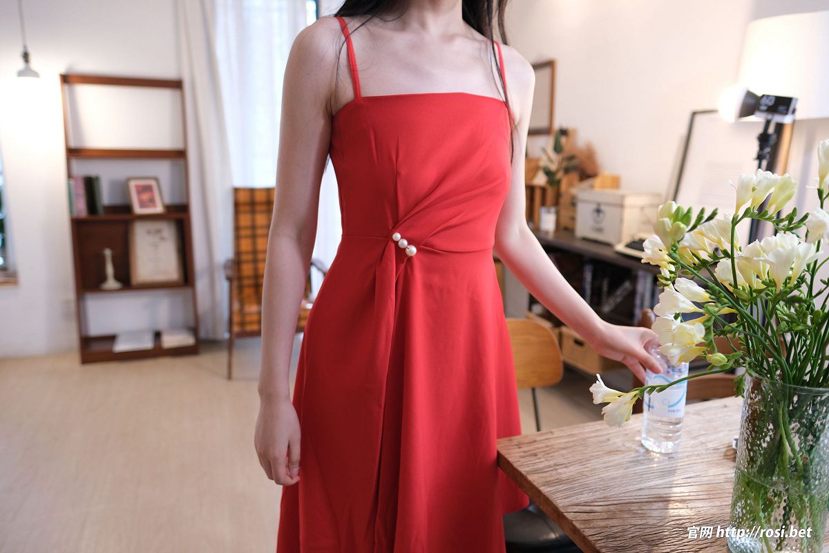 [ROSI美女图]2025.11.09 NO.5088-芒果图库