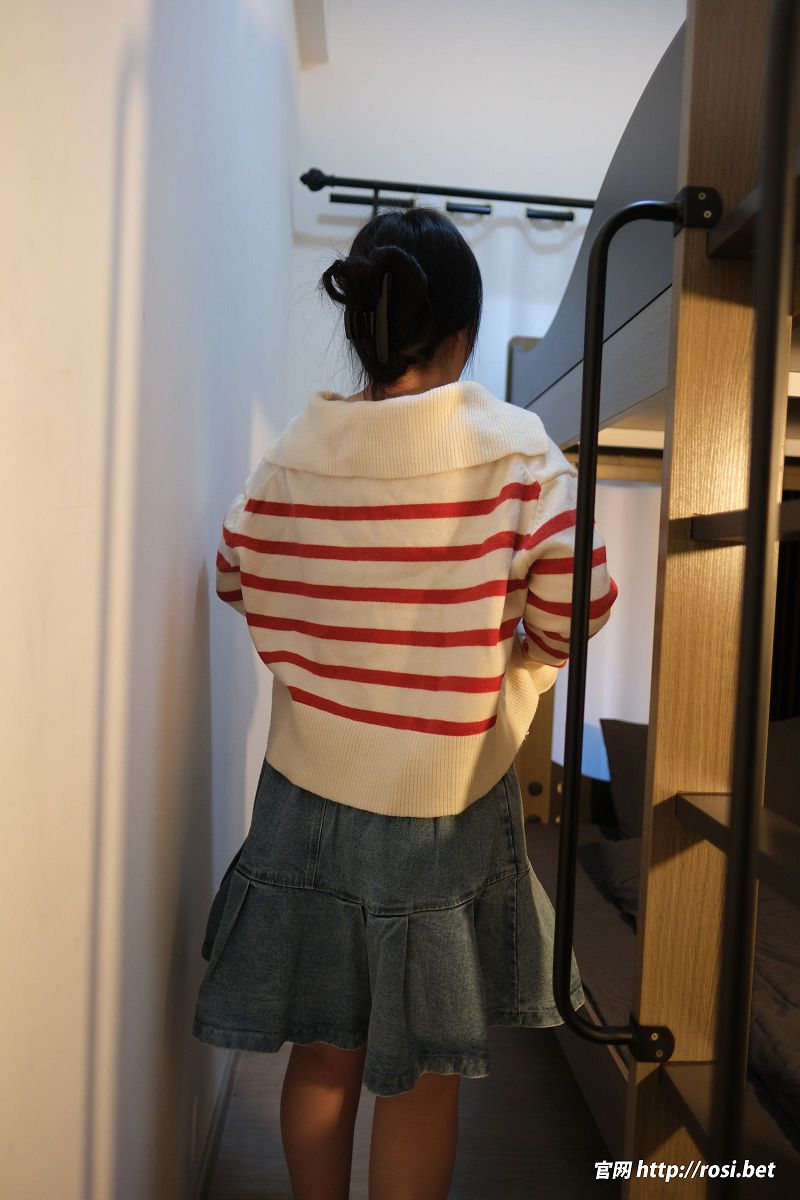 [ROSI美女图]2025.11.11 NO.5090-芒果图库