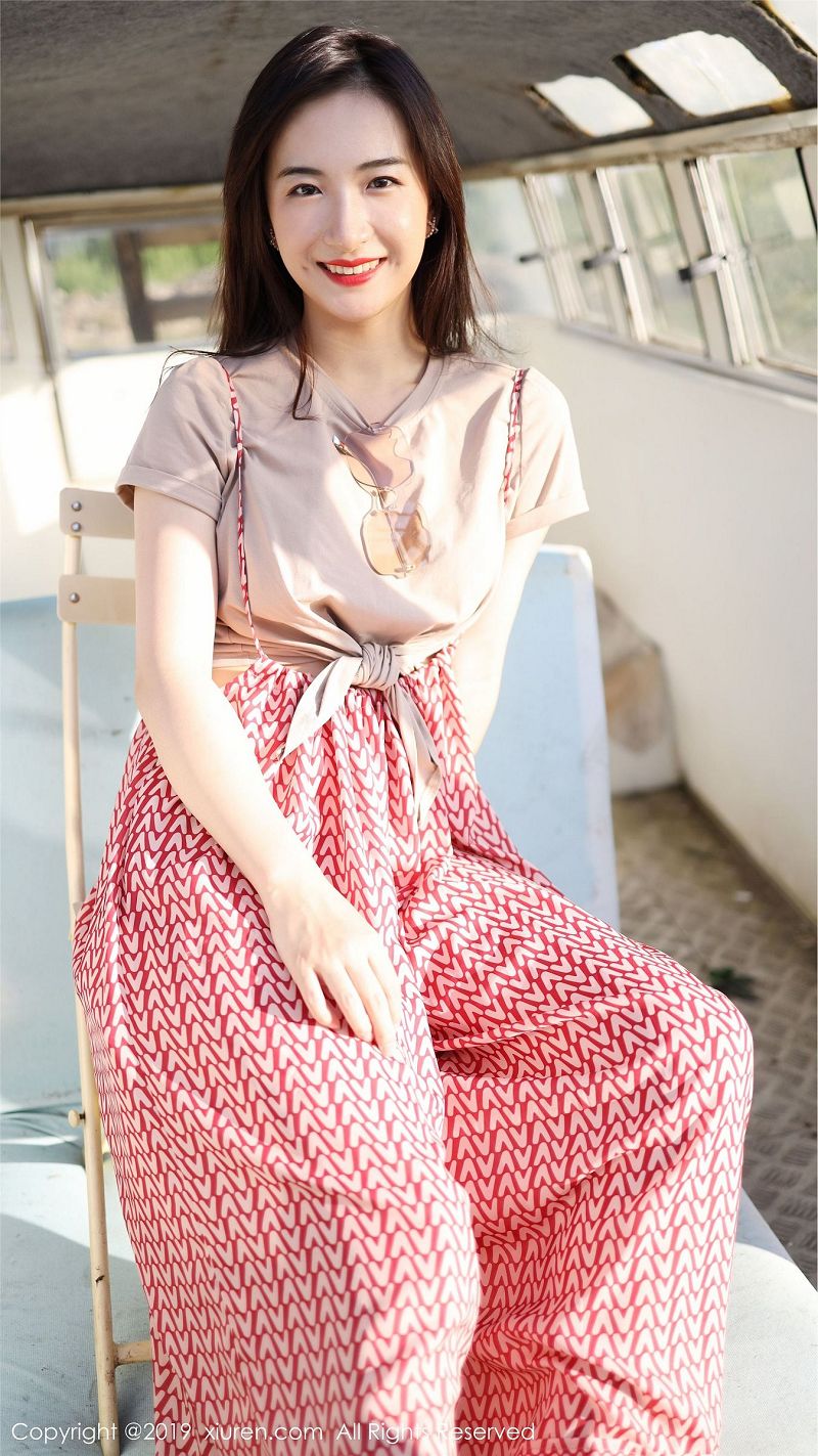 图片[3]-[秀人XIUREN] 2019.10.11 NO.1718 艺儿拿铁-芒果图库