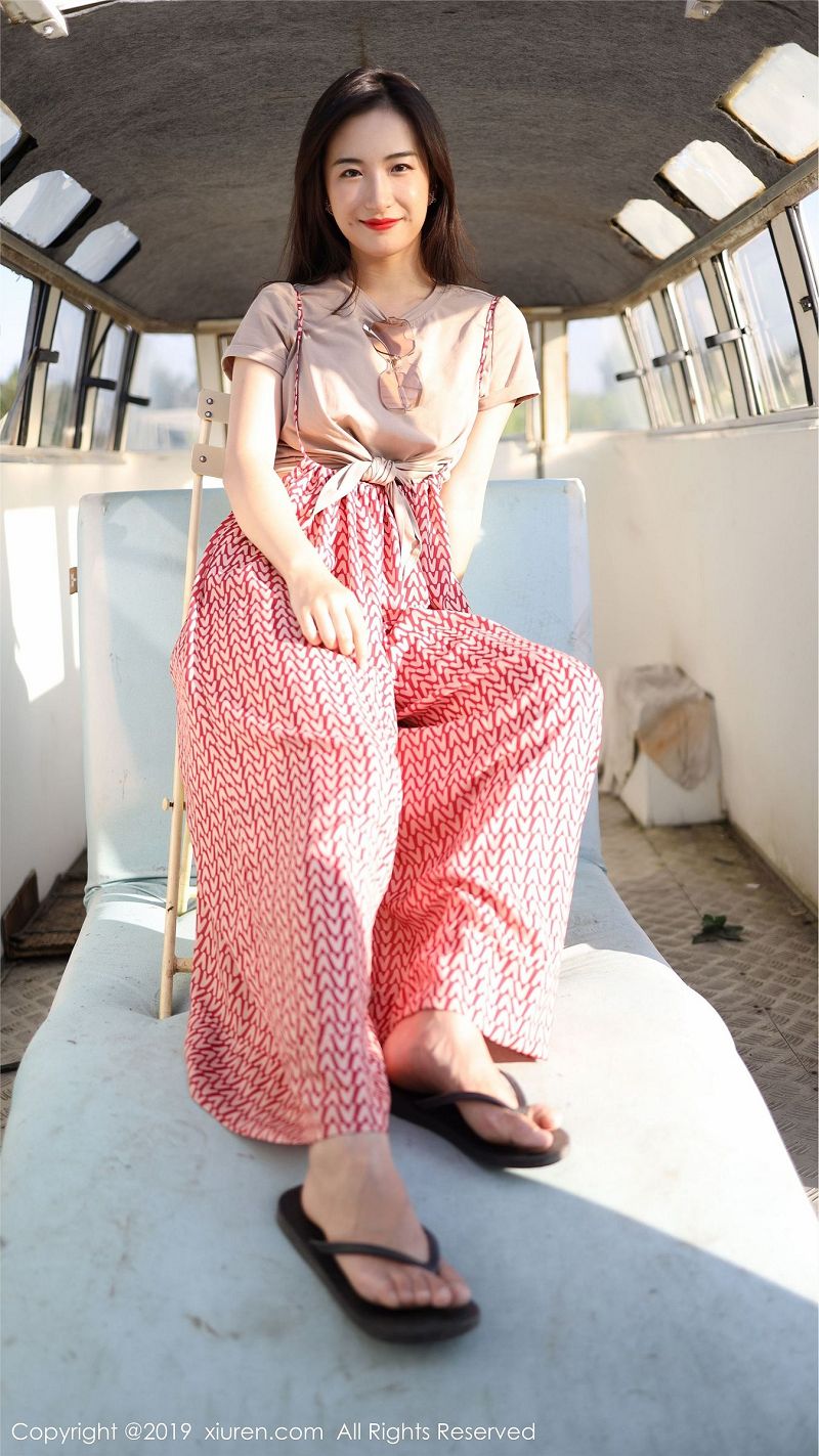 图片[2]-[秀人XIUREN] 2019.10.11 NO.1718 艺儿拿铁-芒果图库