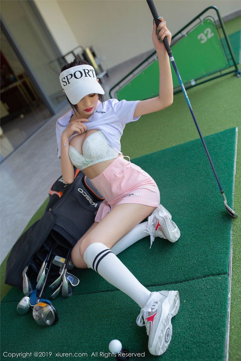 图片[8]-[秀人XIUREN] 2019.12.24 NO.1874 高尔夫性_感女神 杨晨晨sugar-芒果图库