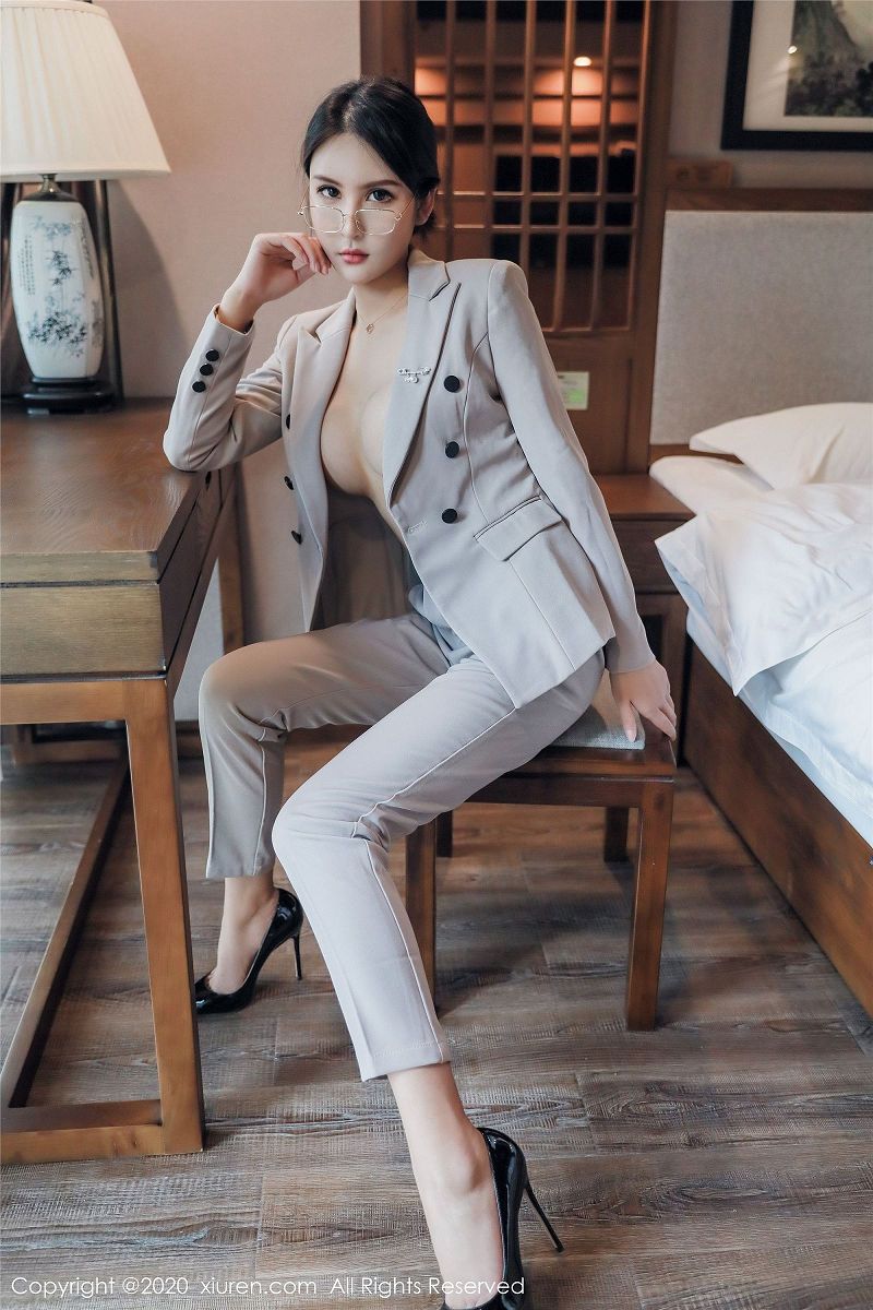 [秀人XIUREN] 2020.03.25 NO.2098 Emily顾奈奈-芒果图库