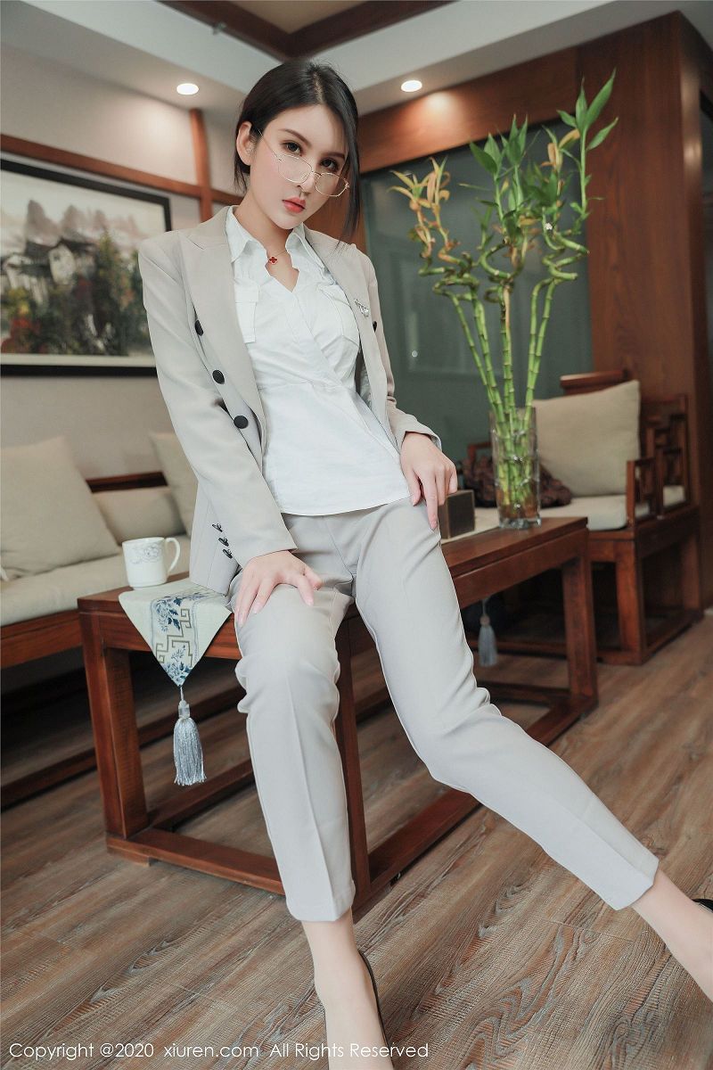 图片[4]-[秀人XIUREN] 2020.03.25 NO.2098 Emily顾奈奈-芒果图库