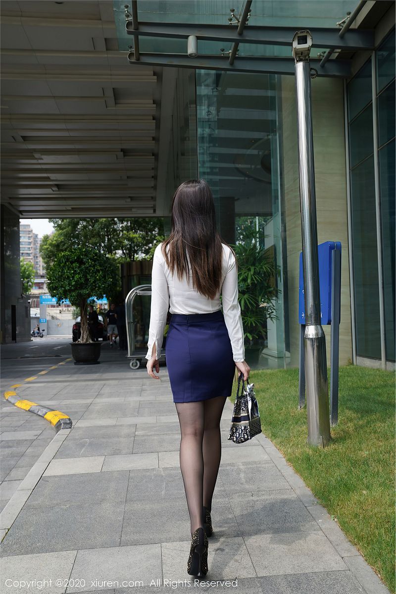 图片[2]-[秀人XIUREN] 2020.08.13 NO.2437 诗诗kiki-芒果图库